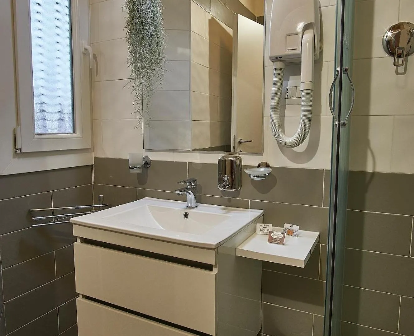 Cuore Di Bologna Suites Apartahotel